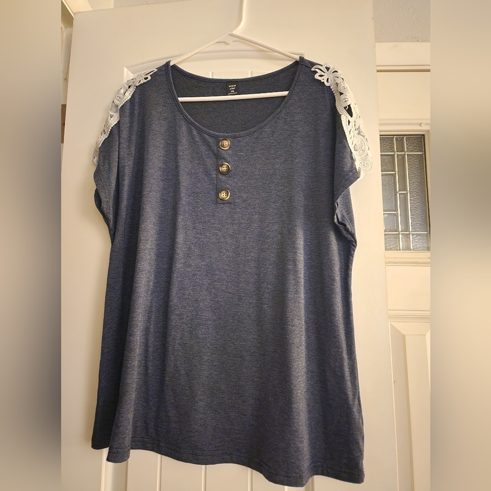 Womens 2xl top